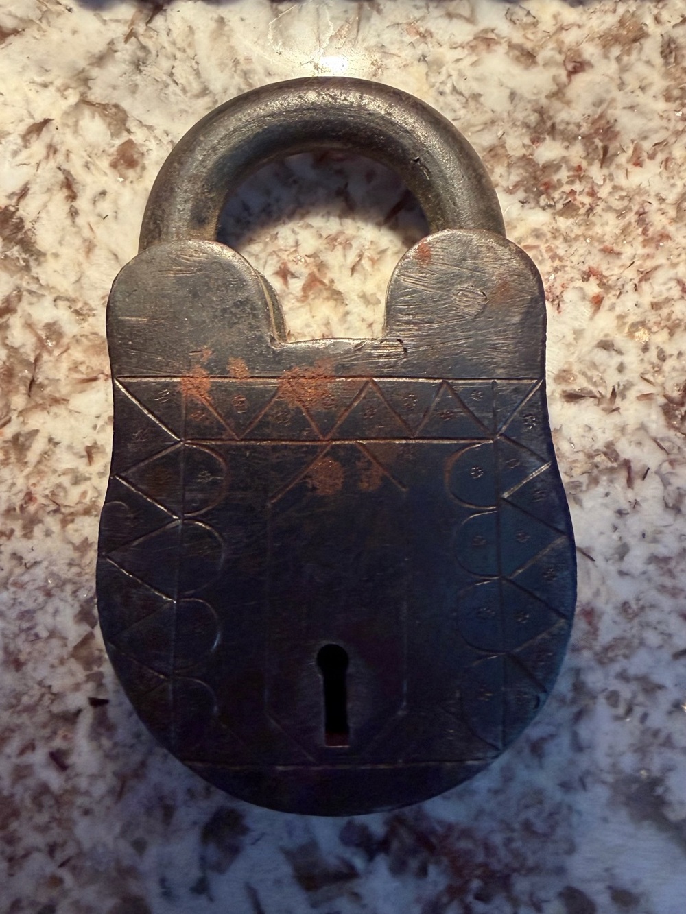 Antique-Style Black Metal Decorative Wall Padlock - Home Wall Decor